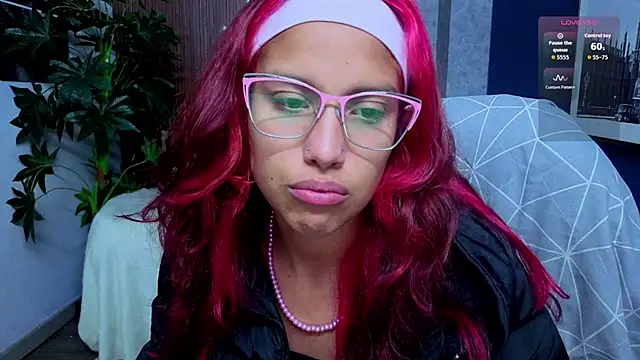 saphire  online show from April 22, 2026, 3:09 am