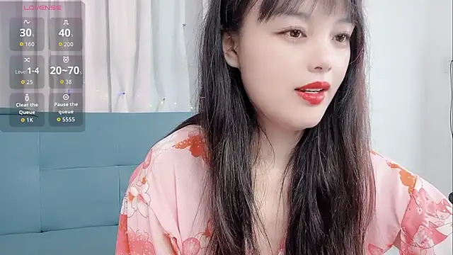 xianxian-baby online show from April 18, 2026, 6:34 pm