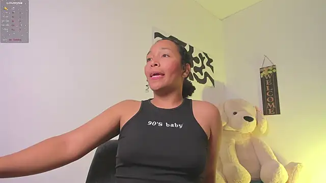 Snapshot of Nia13 chatting on February 5, 2026, 5:12 am Nia13 online show from February 5, 2026, 5:12 am