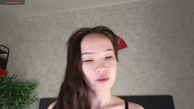 saya li11 online show from March 17, 2026, 6:22 pm