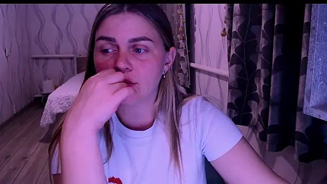 MagicKatarina  online show from April 3, 2026, 6:39 pm