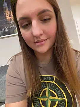 Snapshot of AliceDesmee chatting on February 16, 2026, 12:07 am AliceDesmee online show from February 16, 2026, 12:07 am
