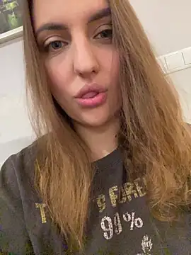 Snapshot of AliceDesmee chatting on February 22, 2026, 8:51 pm AliceDesmee online show from February 22, 2026, 8:51 pm