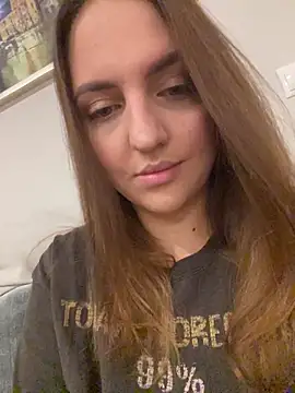 Snapshot of AliceDesmee chatting on February 23, 2026, 5:10 pm AliceDesmee online show from February 23, 2026, 5:10 pm