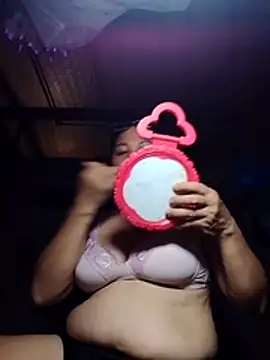 Cold-girlr12 online show from June 24, 2026, 3:22 pm