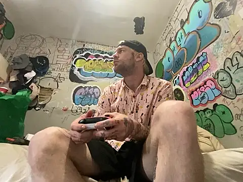 gothboiplzty online show from April 29, 2026, 9:21 pm