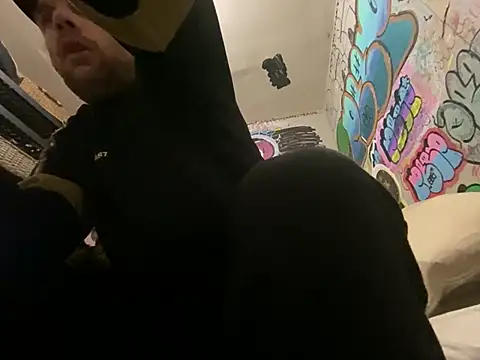 Snapshot of gothboiplzty chatting on May 1, 2026, 7:46 am gothboiplzty online show from May 1, 2026, 7:46 am