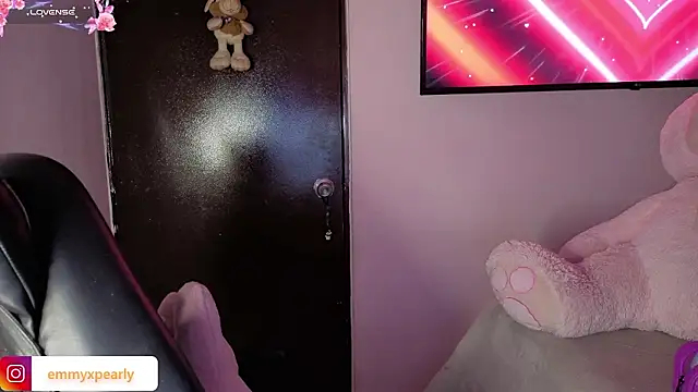 emyxpearly online show from March 6, 2026, 5:15 am