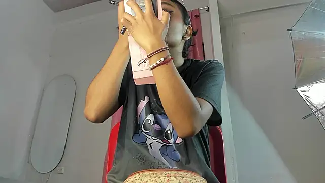 luna velveth online show from February 28, 2026, 1:17 am