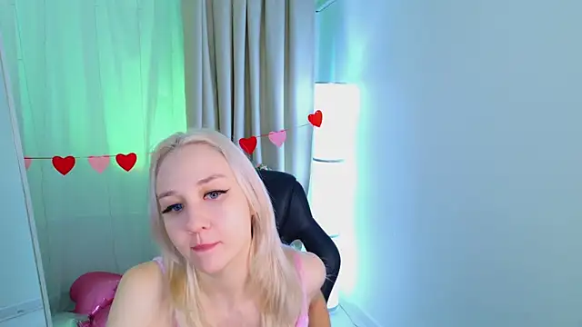 Audrey Kiss online show from February 16, 2026, 7:04 am