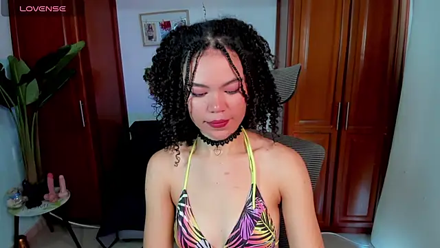 Monic Bellucci online show from February 27, 2026, 3:12 pm