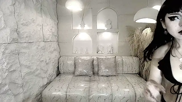 vampkitty r online show from February 4, 2026, 12:55 pm