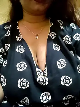 PARI51 online show from April 21, 2026, 7:50 pm