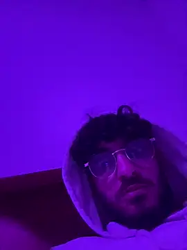 benisssss online show from March 17, 2026, 10:35 pm