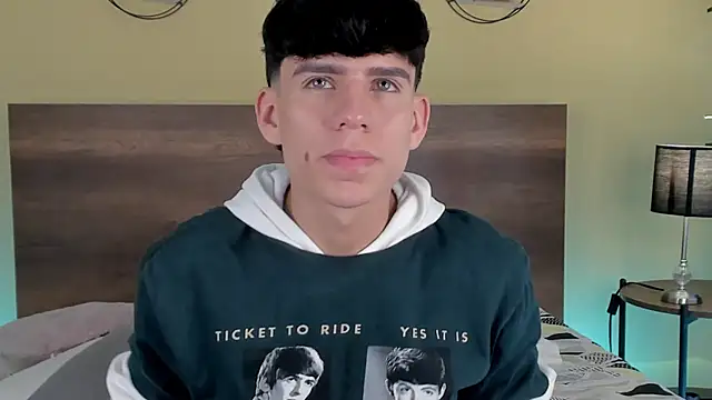 Angel eros  online show from February 13, 2026, 5:25 am