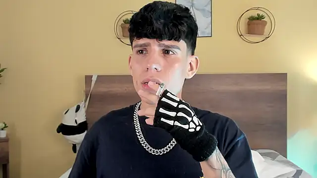 Angel eros  online show from February 14, 2026, 9:55 pm