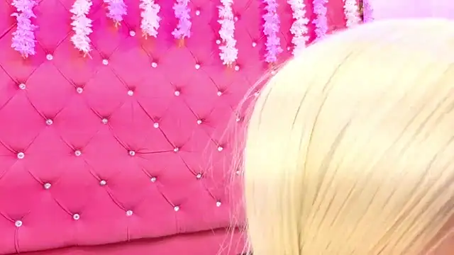 Lunaa Brunettee online show from March 7, 2026, 3:36 am