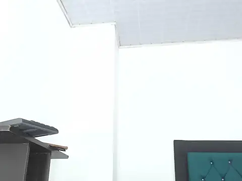 hotboyluxe online show from April 22, 2026, 1:19 am