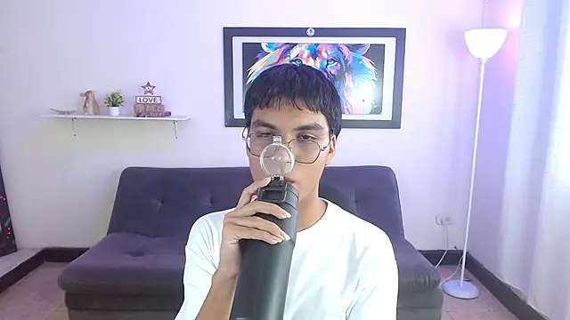 Maecum18 online show from April 11, 2026, 8:57 pm