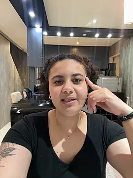 BabyChanntal online show from February 4, 2026, 5:19 pm