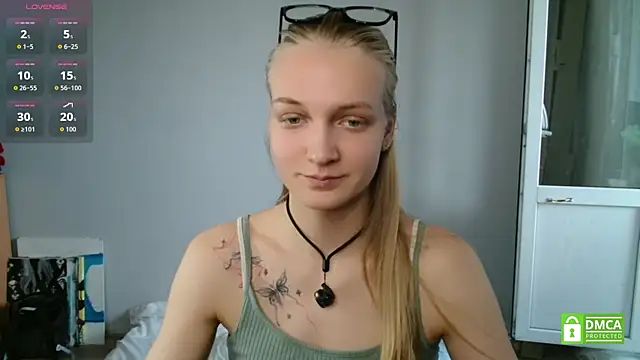 Snapshot of Alex-wer chatting on June 12, 2026, 8:02 am Alex-wer online show from June 12, 2026, 8:02 am