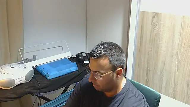 VanillaTime78-Jorge online show from June 30, 2026, 8:10 pm