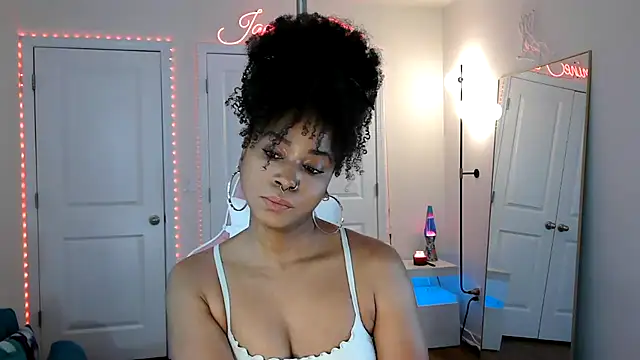 JazmineFoxx online show from April 22, 2026, 5:47 pm