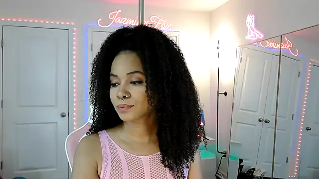 JazmineFoxx online show from April 28, 2026, 5:29 pm
