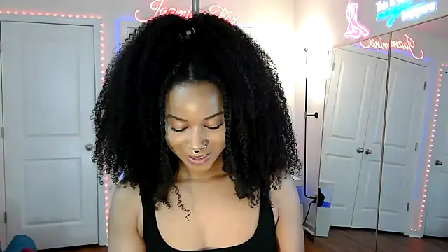JazmineFoxx online show from May 6, 2026, 4:45 pm