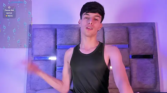 Snapshot of axxxel_twink chatting on May 8, 2026, 3:01 am axxxel twink online show from May 8, 2026, 3:01 am