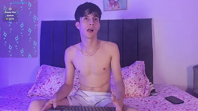 Snapshot of axxxel_twink chatting on May 22, 2026, 2:30 am axxxel twink online show from May 22, 2026, 2:30 am