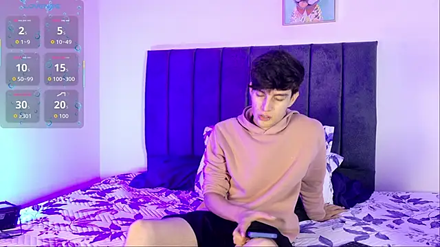 Snapshot of axxxel_twink chatting on June 7, 2026, 2:48 am axxxel twink online show from June 7, 2026, 2:48 am