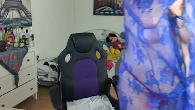 Sylly online show from March 16, 2025, 2:22 pm