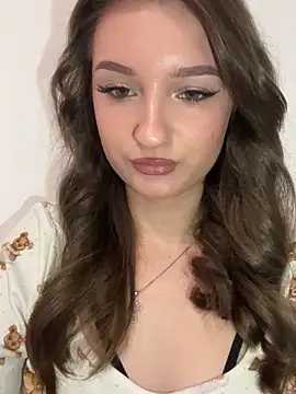 Green eyes lady online show from February 1, 2026, 11:53 am