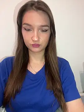 Green eyes lady online show from February 16, 2026, 12:56 pm