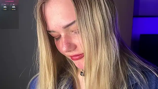 Velmiora online show from April 19, 2026, 5:23 pm