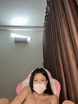 wang1472581 online show from February 28, 2026, 9:21 am