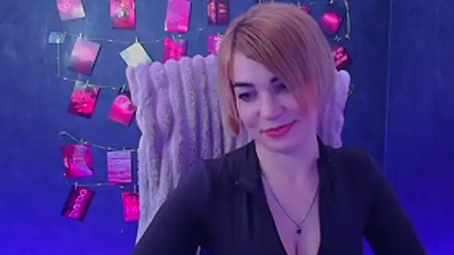 CuttieEmma online show from April 10, 2026, 6:12 pm