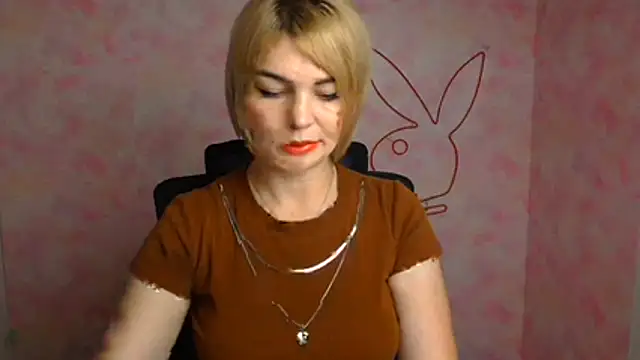 CuttieEmma online show from July 24, 2026, 5:38 am