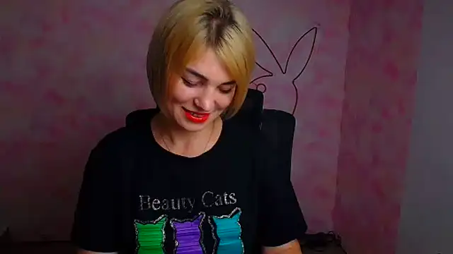 CuttieEmma online show from July 27, 2026, 11:28 am