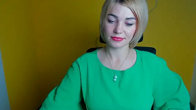 CuttieEmma online show from July 29, 2026, 11:52 am