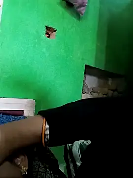 Priyakoli4568 online show from April 16, 2026, 7:53 am