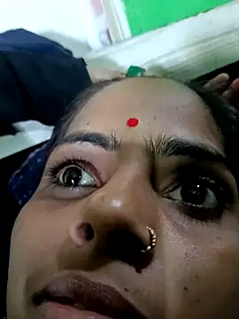 Priyakoli4568 online show from April 24, 2026, 4:26 am
