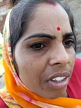 Priyakoli4568 online show from May 1, 2026, 2:16 am