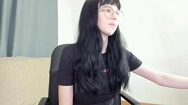 CosmicGleam online show from April 22, 2026, 9:05 pm