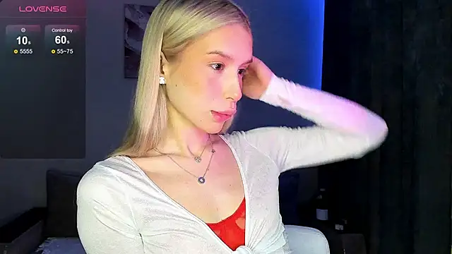 Snapshot of Elysia_kiss chatting on March 9, 2026, 2:04 am Elysia kiss online show from March 9, 2026, 2:04 am