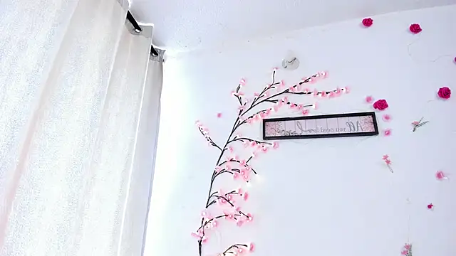 NicoRobinx online show from April 21, 2026, 1:06 pm