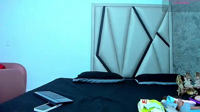 Emily-Queen03 online show from February 26, 2026, 11:53 am