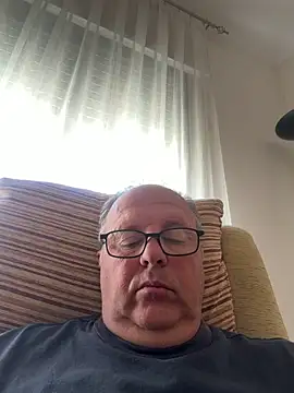 Snapshot of YachtCaptain10 chatting on May 6, 2026, 10:31 am YachtCaptain10 online show from May 6, 2026, 10:31 am
