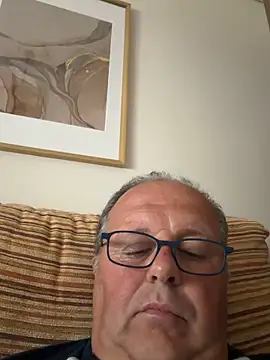 Snapshot of YachtCaptain10 chatting on May 8, 2026, 6:57 pm YachtCaptain10 online show from May 8, 2026, 6:57 pm